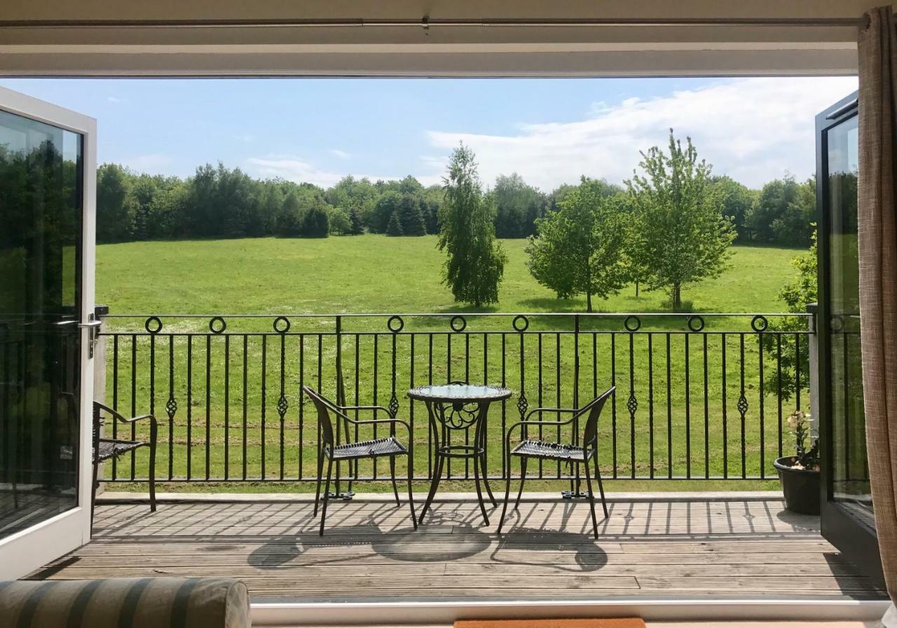 チェルムスフォードMeadows Barnアパートメント エクステリア 写真